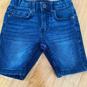 Tommy Hilfiger short boys 4T